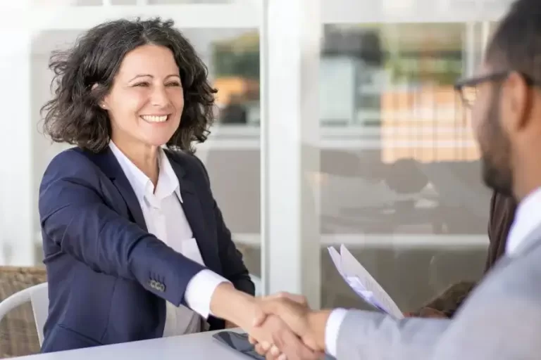 WHY OUTSOURCE BOOKKEEPING to an Accountant